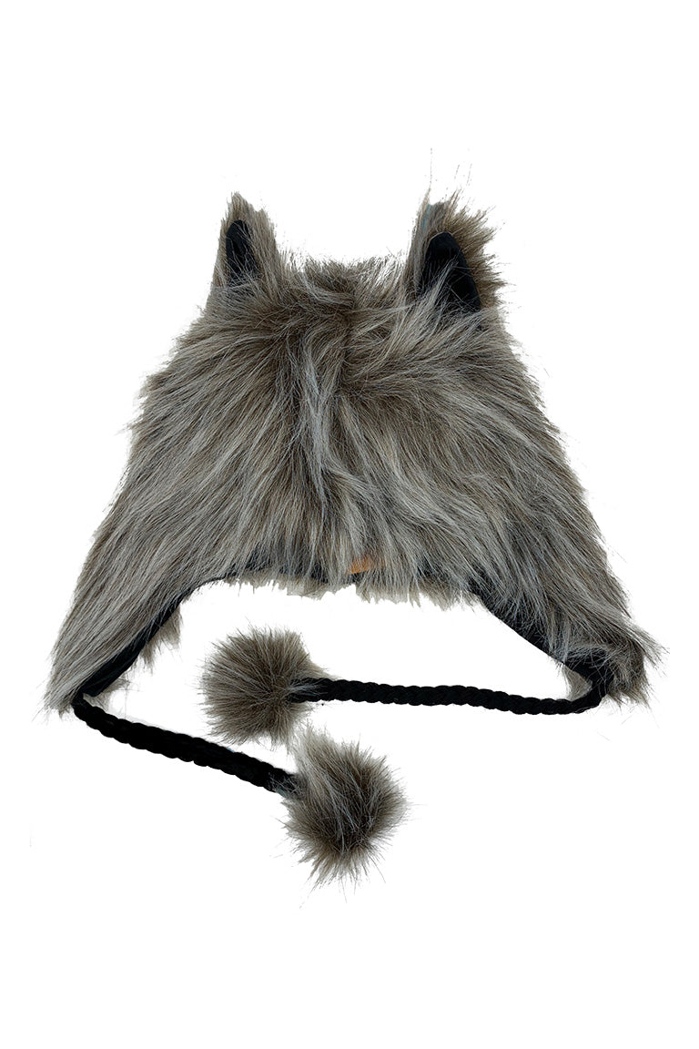 A brown fashion hat with the imitated design of a wolf